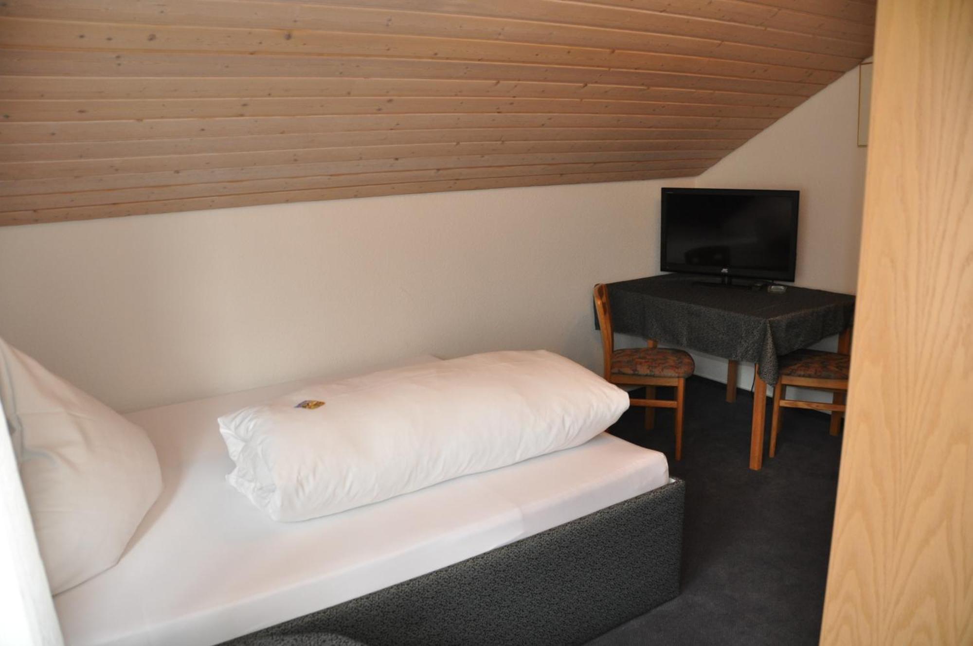 Gaestehaus Ullmannshof Kirchheim am Neckar Room photo
