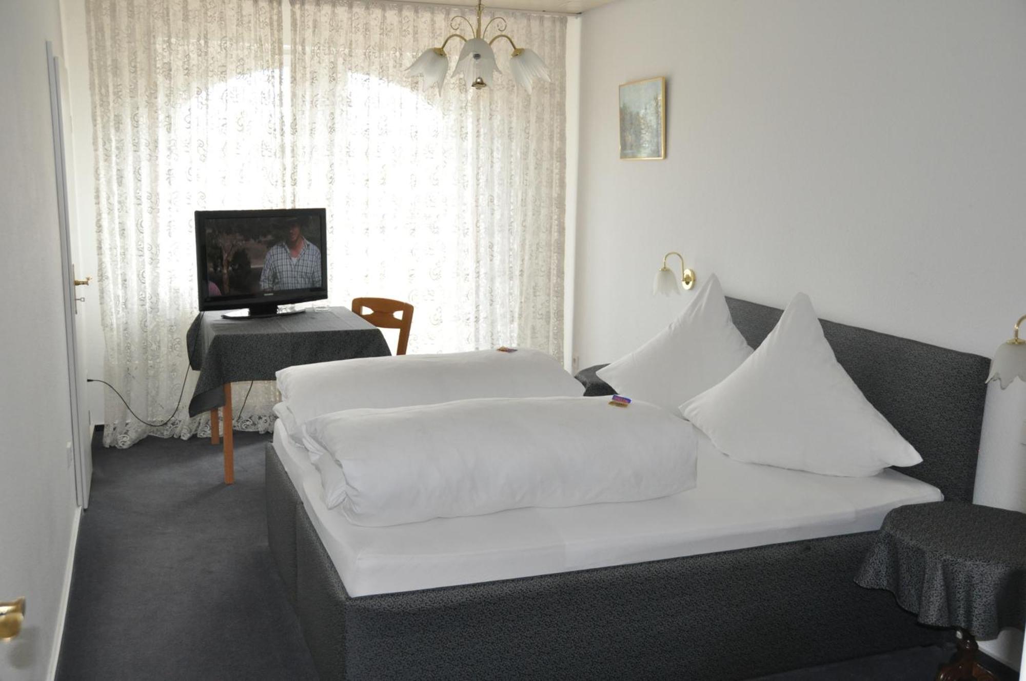 Gaestehaus Ullmannshof Kirchheim am Neckar Room photo